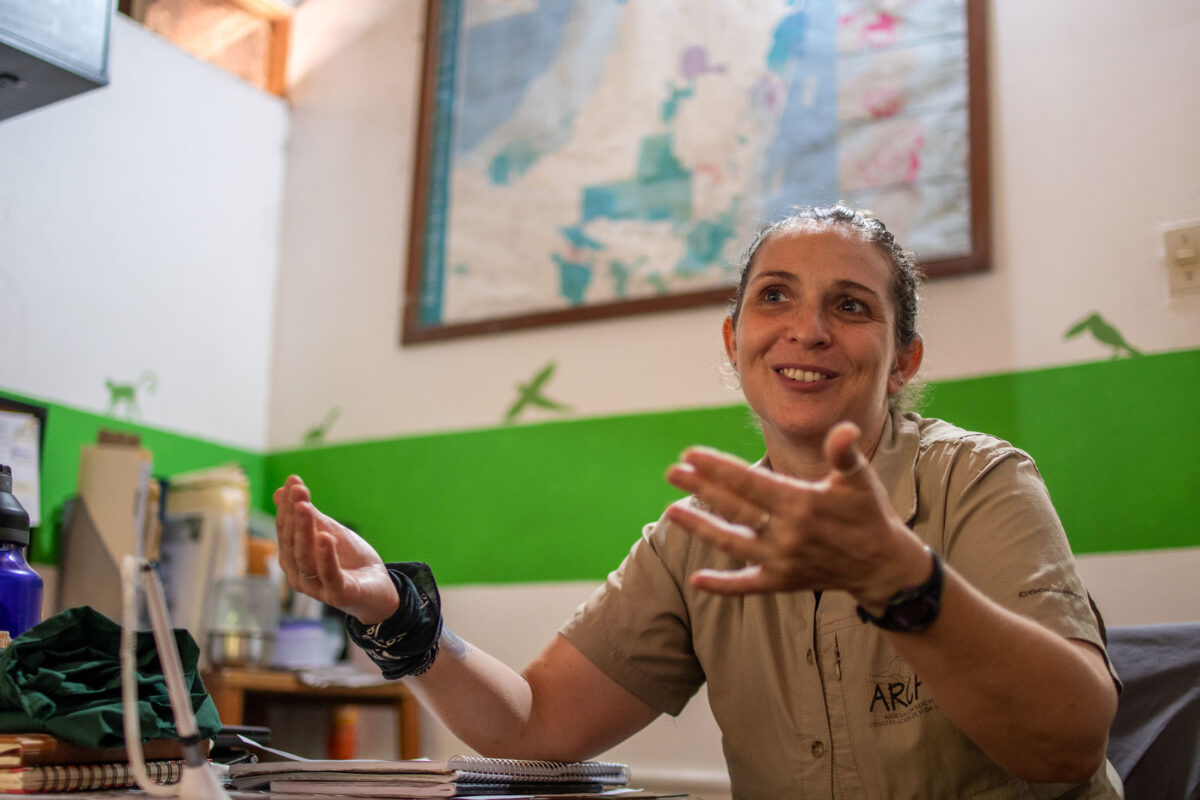 Guatemala 6 Anna Bryant coordinadora area de biologia de Arcas Foto Christian Gutierrez 1200x800 027c4